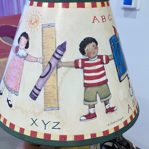 Kids School Bus Table Lamp with Yellow and Multicolor Design. - Picture 16 of 16